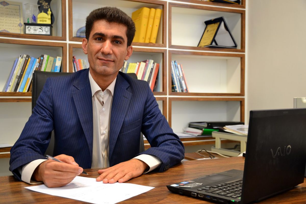 استاد جامعه‌شناسی دانشگاه یزد به عنوان پژوهشگر برگزیده کشور معرفی شد