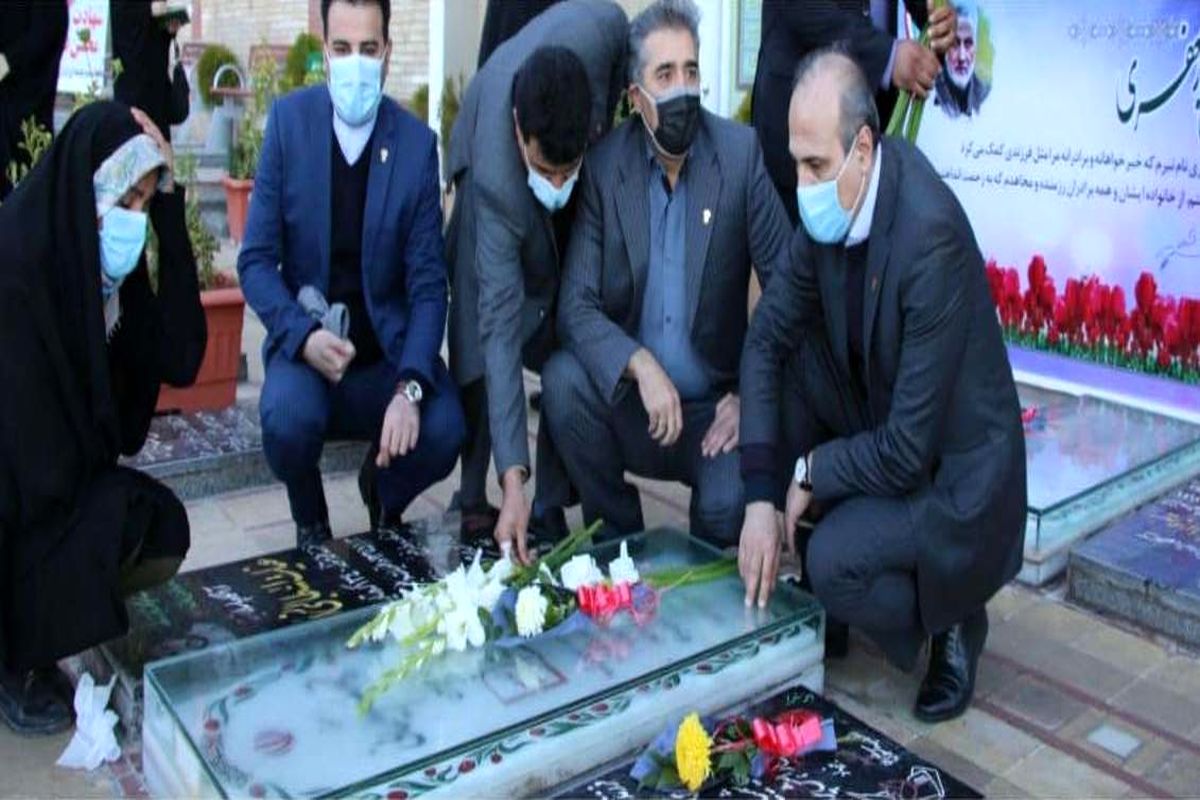 حضور رئیس فدراسیون بسکتبال بر سر مزار سردار سلیمانی