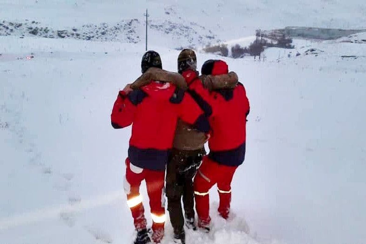 ۲ کوهنورد گرفتار شده در ارتفاعات روستای قوشخانه تکاب پیدا شدند