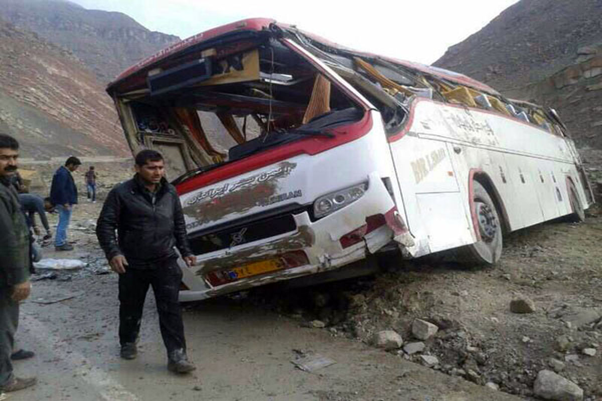اجساد حادثه واژگونی اتوبوس کارکنان پالایشگاه اصفهان شناسایی شدند+ اسامی فوت شده‌ها