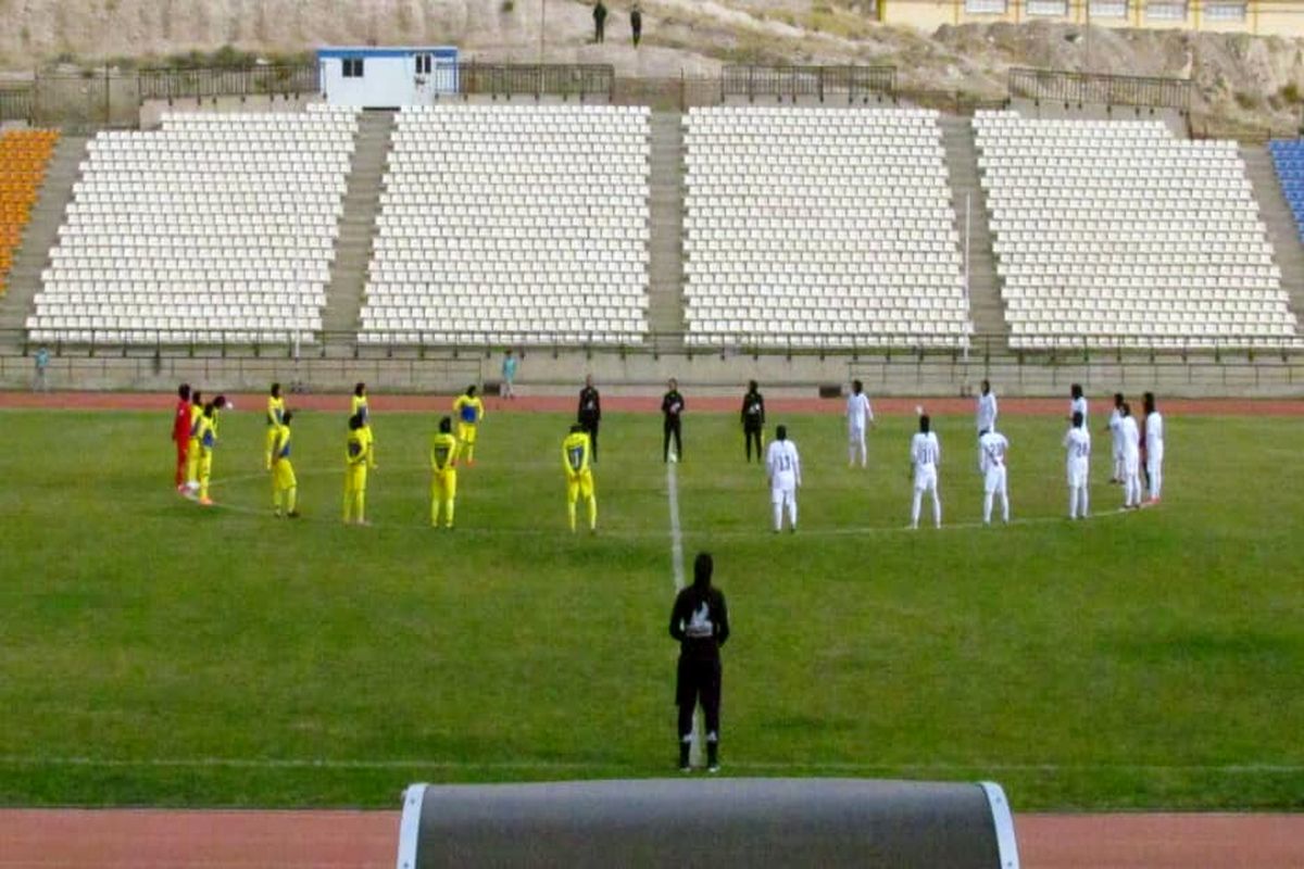 تیم فوتبال بانوان پالایشگاه گاز ایلام در مقابل وچان کردستان شکست خورد