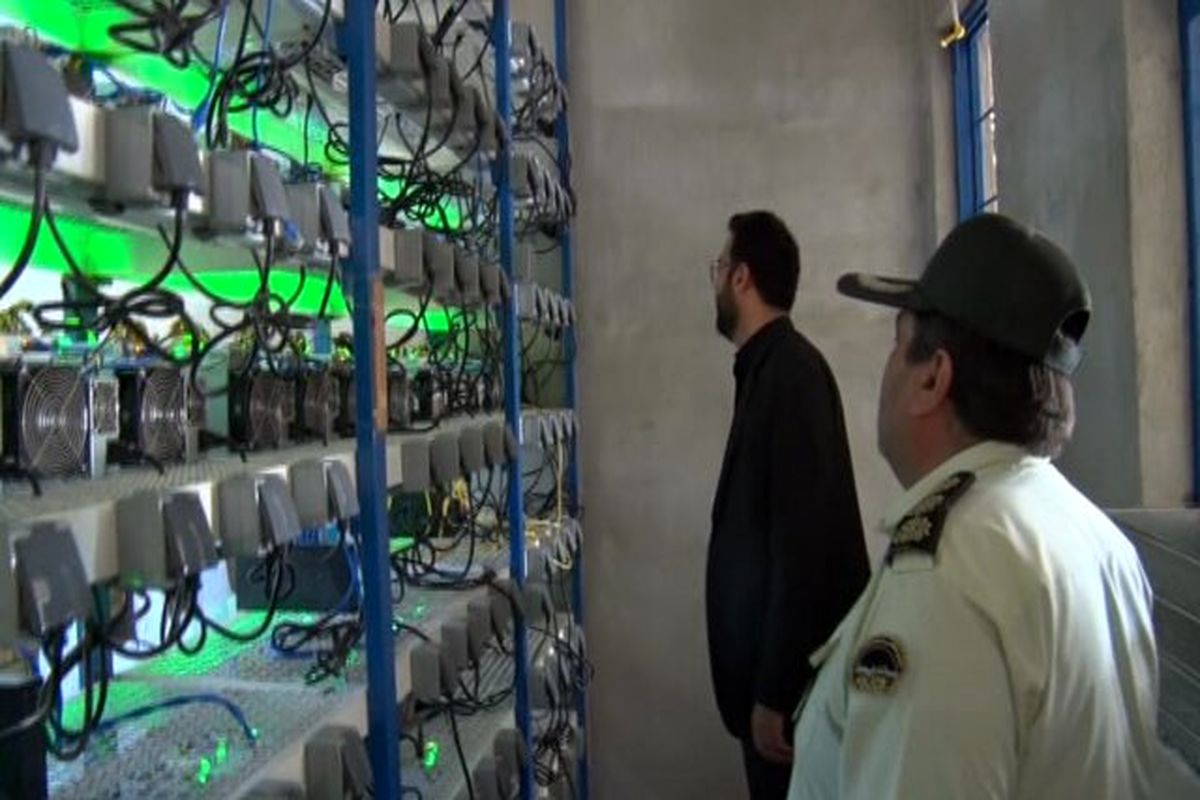 ۱۵ دستگاه استخراج ارز دیجیتال قاچاق در ملایر کشف شد