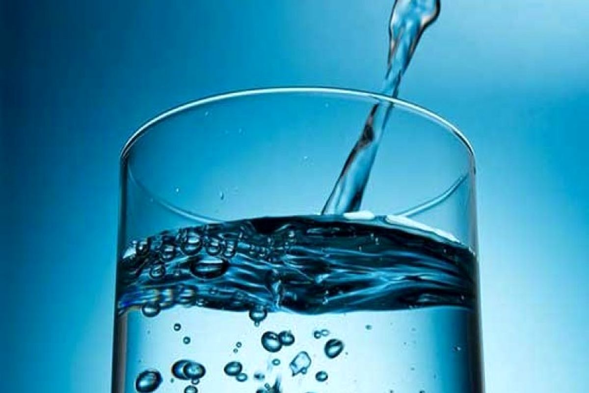 برای درمان ویروس کرونا روزی دو لیتر آب بنوشید