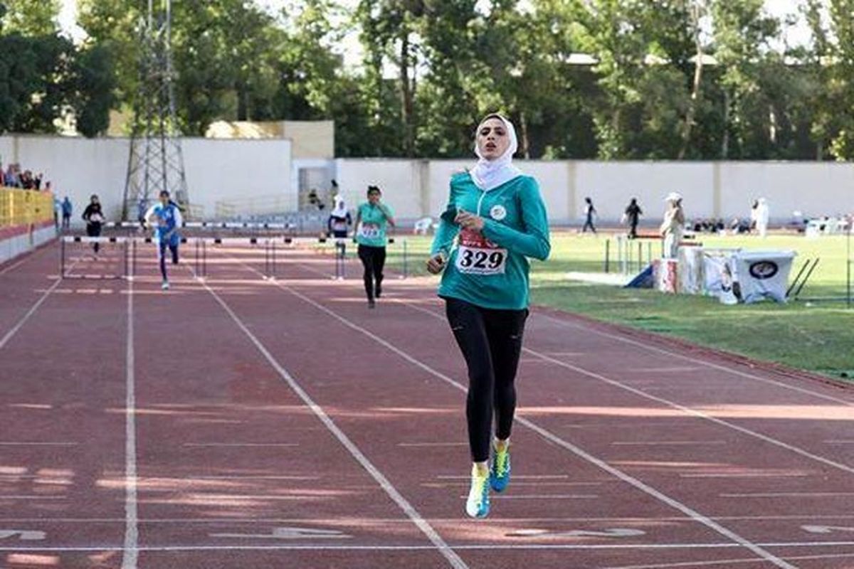 نشان طلای بانوی دونده قزوینی در رقابت های بین المللی مشهد