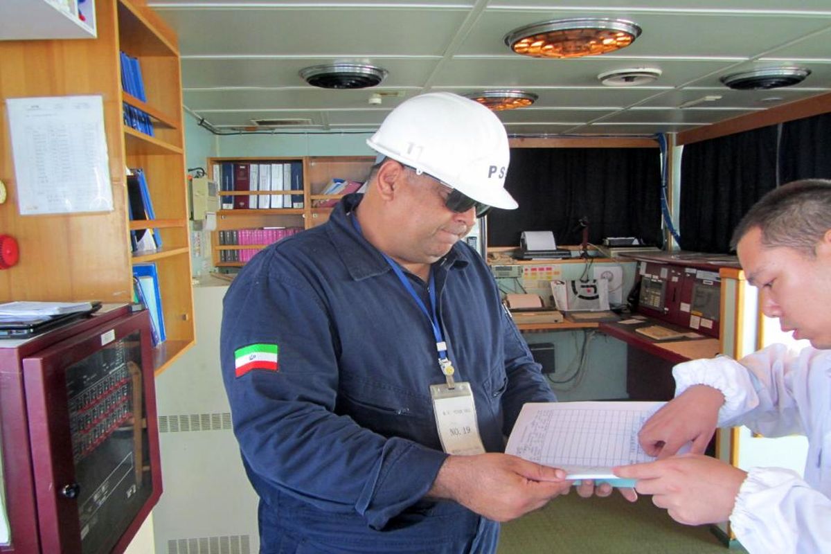 بازرسی بیش از دو هزار و پانصد فروند شناور تجاری ایرانی و خارجی در بنادر هرمزگان