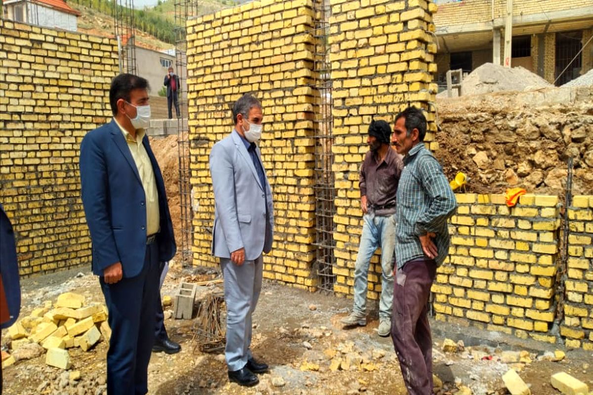 بازدید سرزده استاندار از شهر زلزله‌زده سی‌سخت/مصالح ساختمانی مقاوم در برابر زلزله استفاده شده