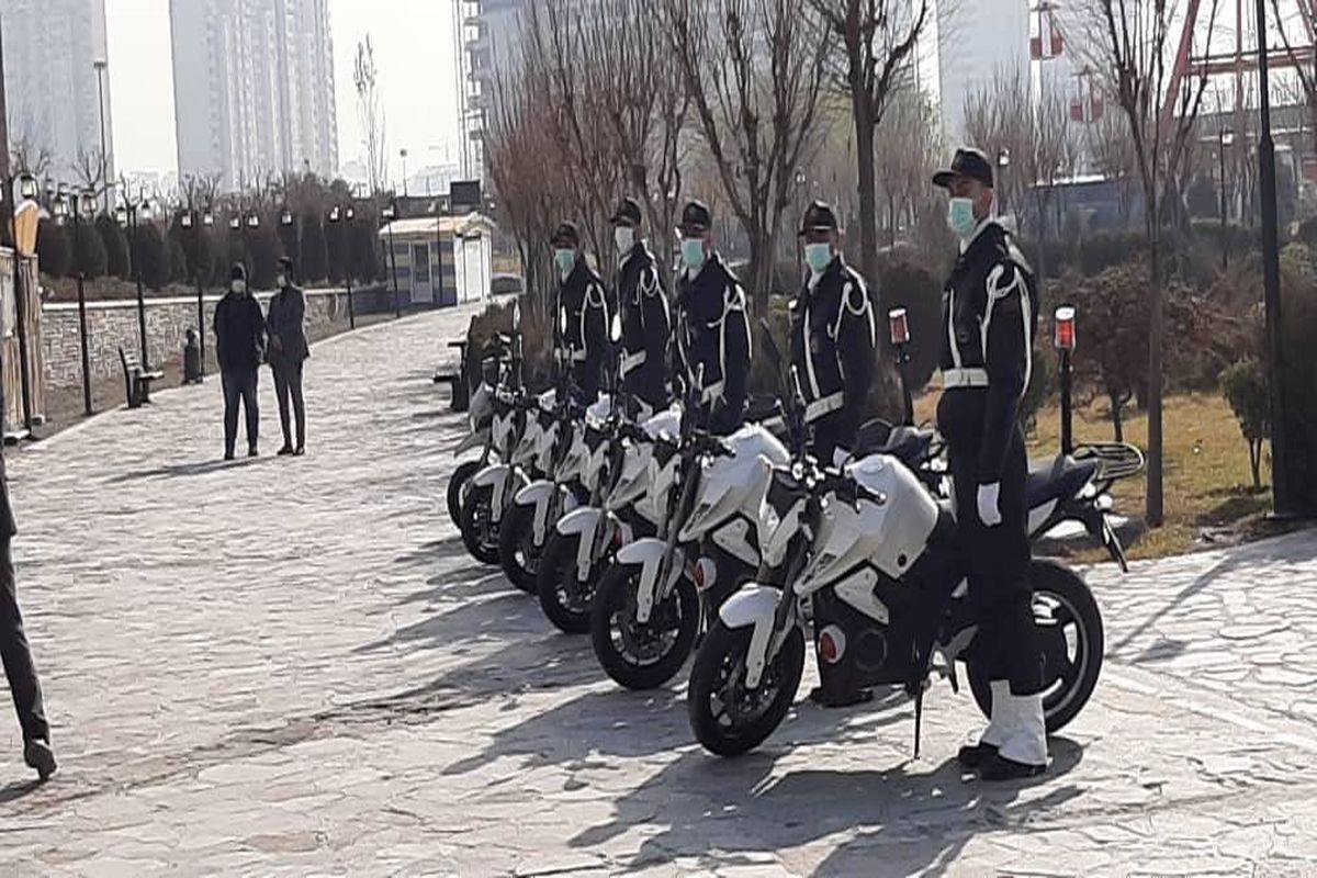 به‌کارگیری موتورسیکلت‌های برقی در مجموعه فرهنگی گردشگری دریاچه شهدای خلیج فارس