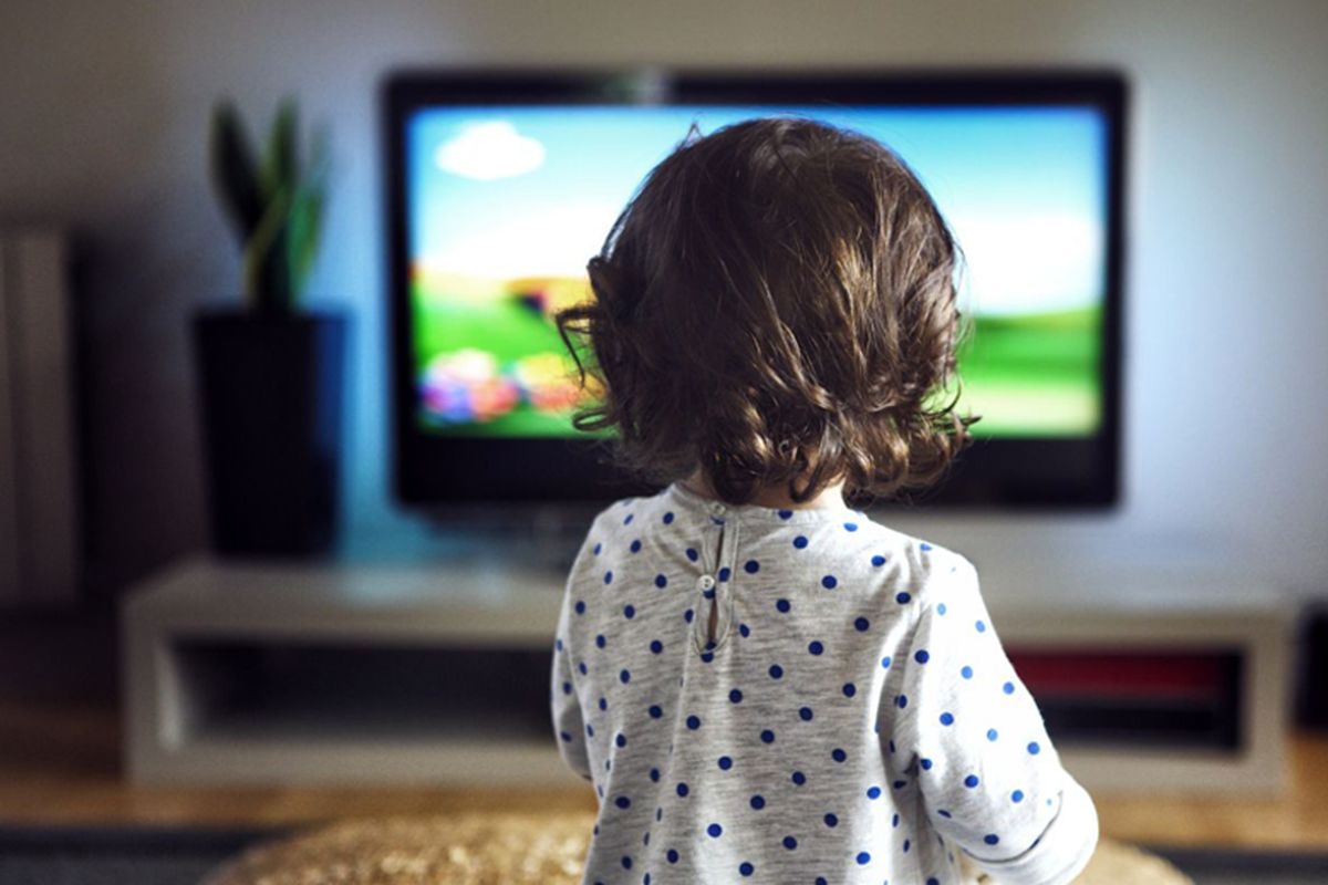 آیا فرزند شما تلویزیون نگاه می کند؟