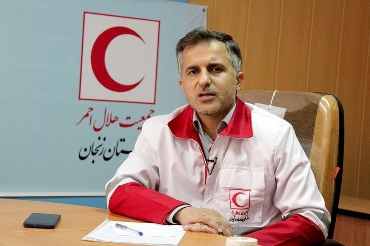 هلال احمر زنجان ۱۷۰۰ تخته موکت به هرمزگان ارسال کرد