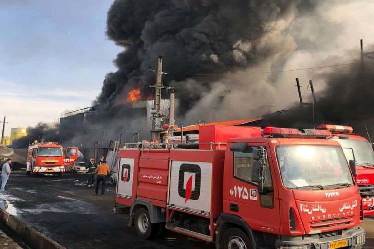 آتش سوزی منطقه صنعتی چرم شهر سه مفقود و یک مصدوم بر جای گذاشت