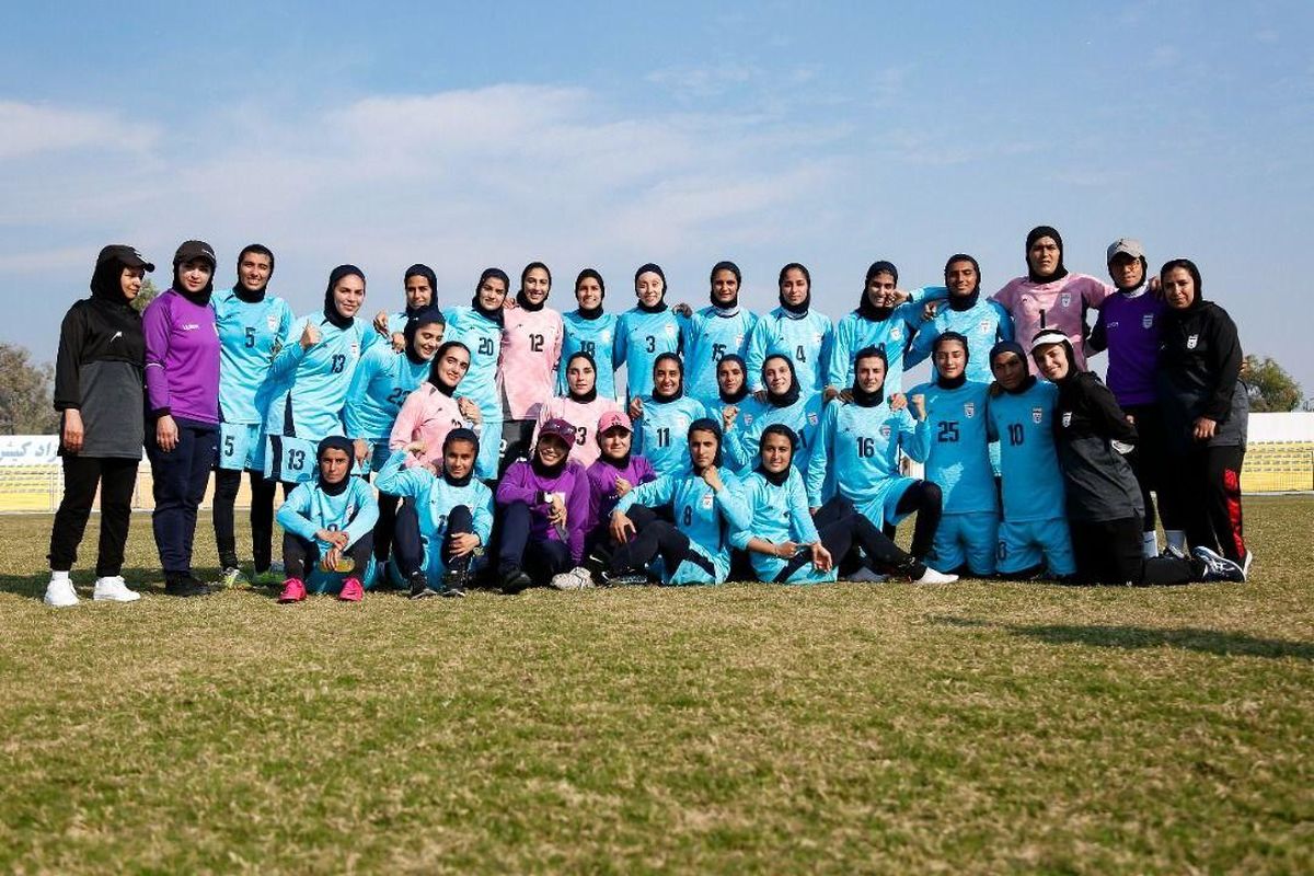برگزاری مراسم بدرقه ملی پوشان تیم فوتبال زنان با حضور مسوولین