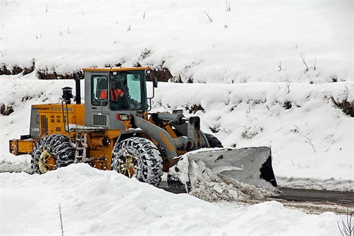 برف روبی هزار و ۷۴۹ کیلومتر از جاده های استان