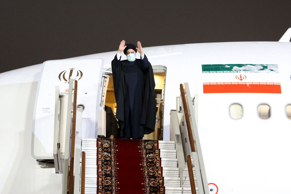 رئیس جمهور پس از سفری دو روزه مسکو را به مقصد تهران ترک کرد
