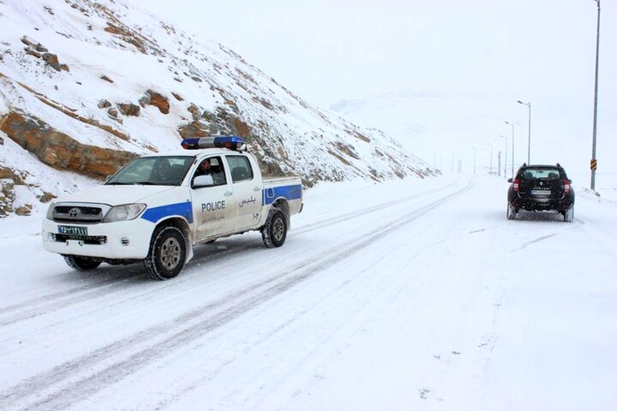 فعالیت ۱۰۰ گشت پلیس راهور در محورهای مواصلاتی آذربایجان‌غربی