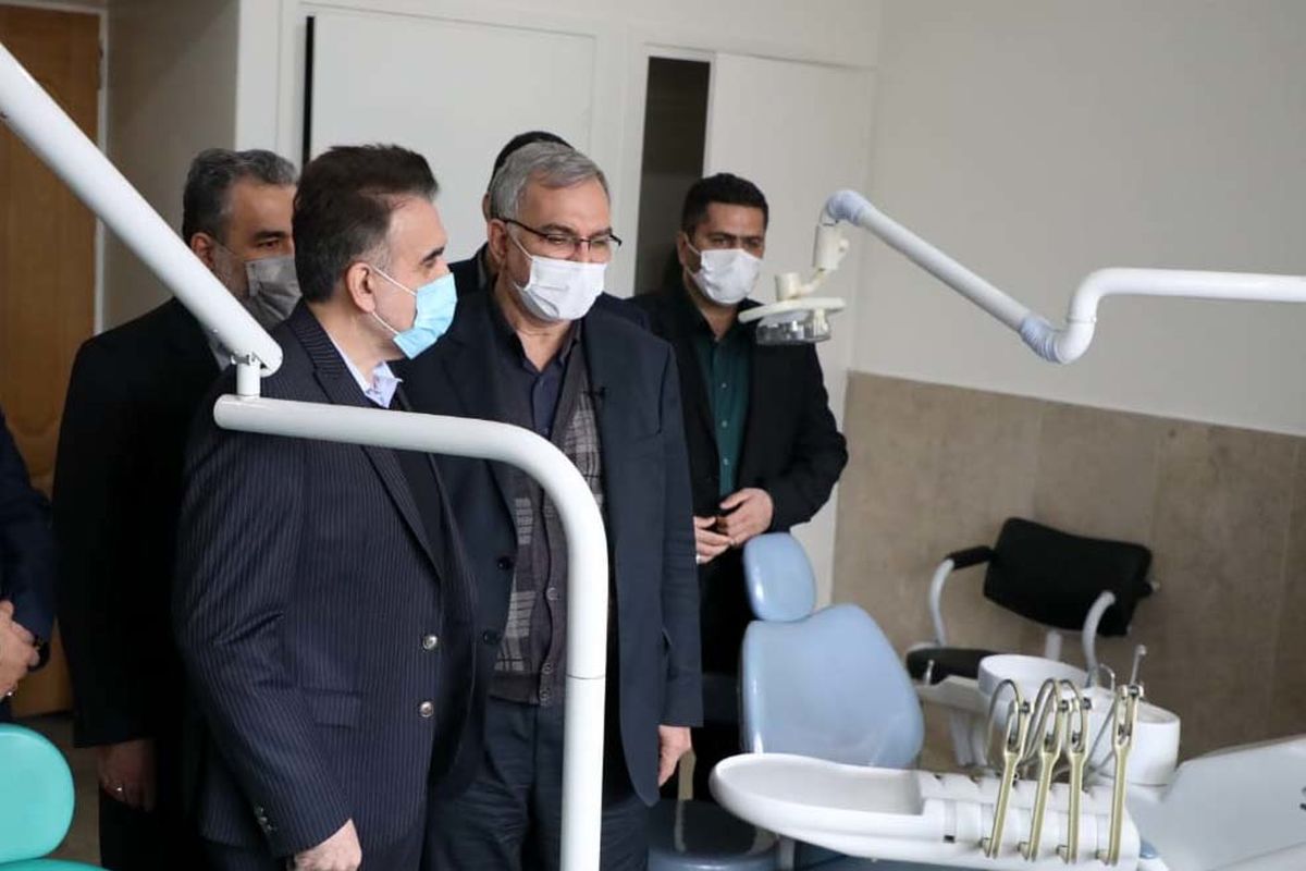 بازدید وزیر بهداشت درمان و آموزش پزشکی از مرکز خدمات جامع سلامت شهرستان کهک