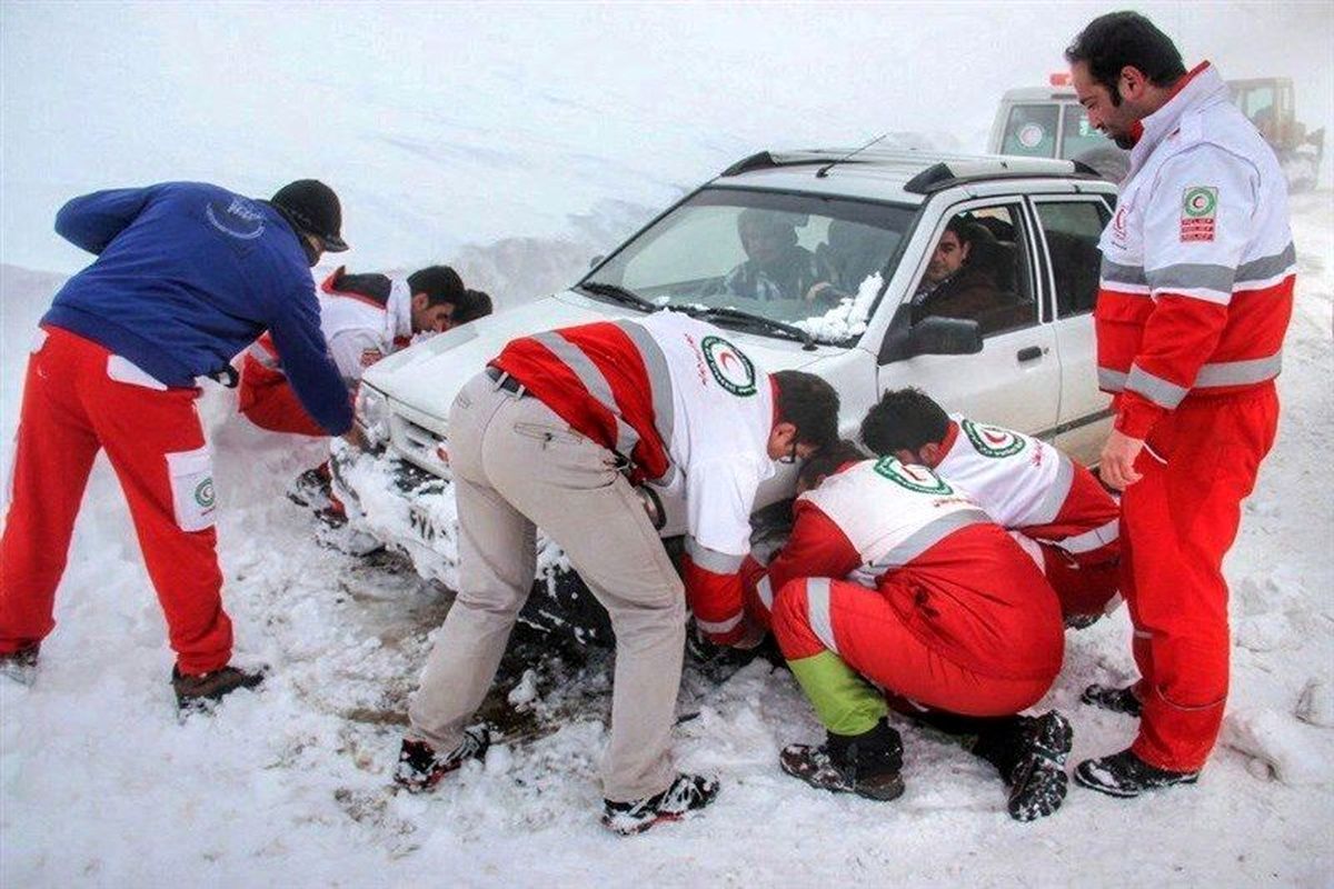 انتقال پیکر دو کوهنورد جان باخته تهرانی