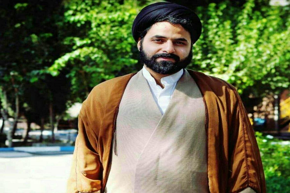 "صدرالساداتی" خلع لباس دائم نشده است