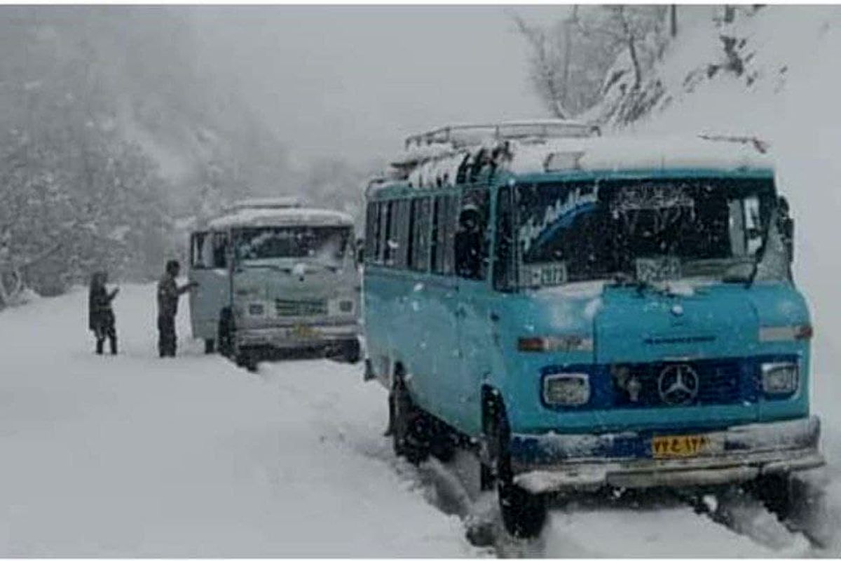 مسدود شدن  راه ارتباطی ۹۵ روستای لرستان بر اثر بارش برف