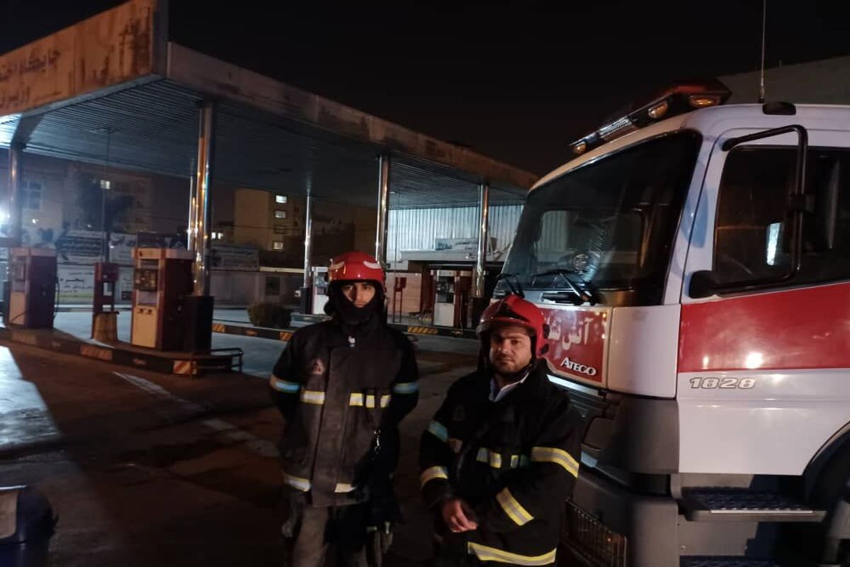 آتش سوزی در پمپ بنزین خیابان مطهری ساوه خسارت جانی نداشت
