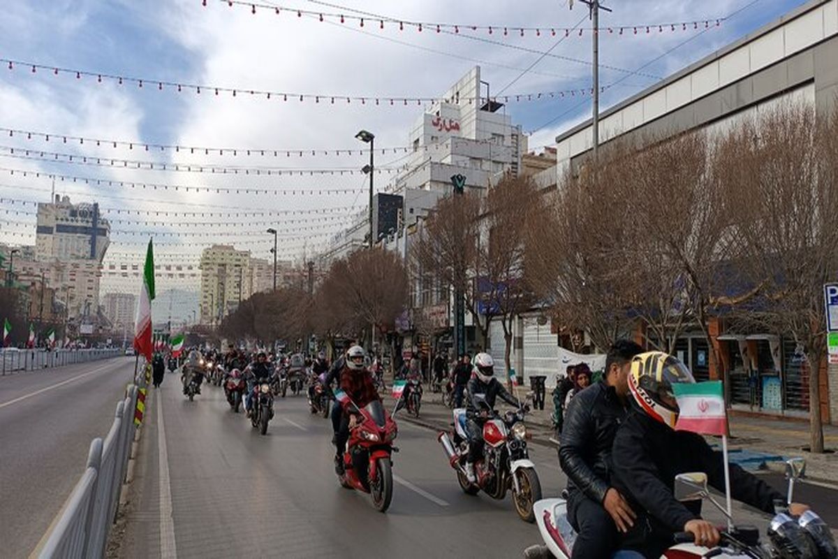 آغاز راهپیمایی خودرویی ۲۲ بهمن در مشهد