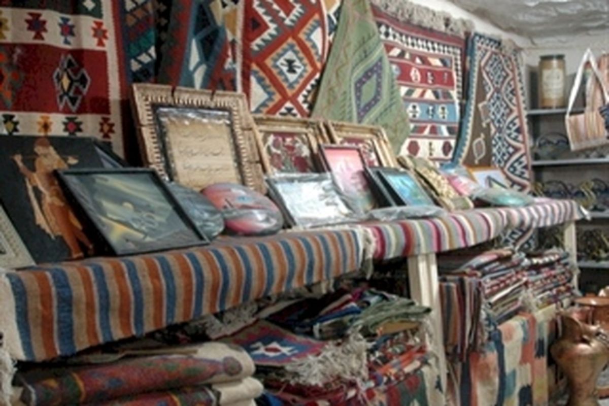 هنرمندان صنایع دستی در کهگیلویه و بویراحمد حمایت می‌شوند