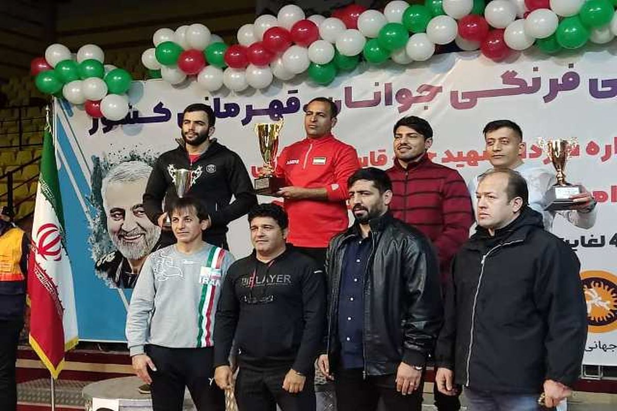 قهرمانی تیم شهرداری مسجدسلیمان در رقابت کشتی فرنگی جوانان باشگاهای کشور