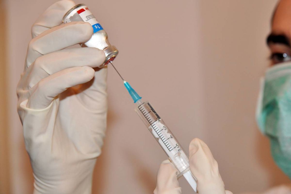اهمیت تزریق دوزهای یادآور واکسن برای جلوگیری از ابتلا به اومیکرون
