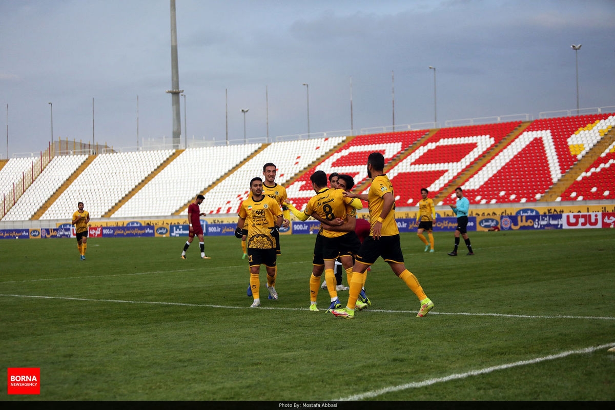 برگزاری دو بازی لیگ برتر از هفته بیست و چهارم در عید ۱۴۰۱