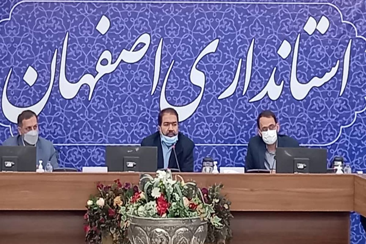 استاندار اصفهان: از نابسامانی قیمت ها در ایام پایانی سال ممانعت می کنیم