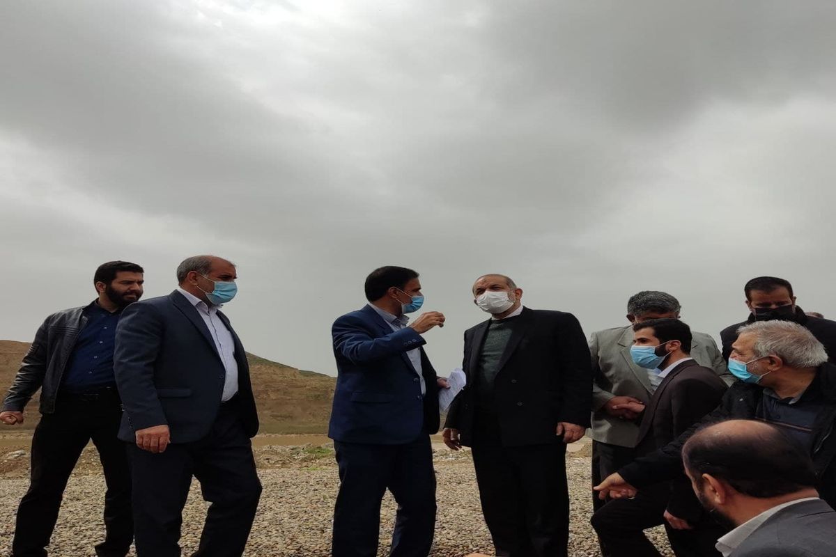 بازدید وزیر کشور  از دیواره ساحلی شهر پلدختر