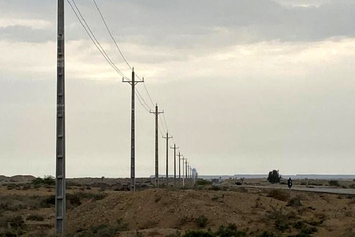 عملیات اصلاح شبکه برق روستای تلادر جاسک به پایان رسید