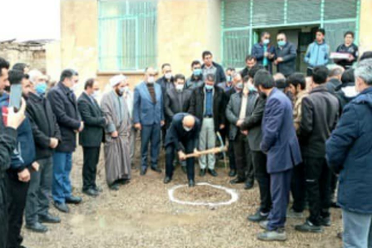 ساخت مدرسه سه کلاسه در روستای قرچه قیای تاکستان آغاز شد