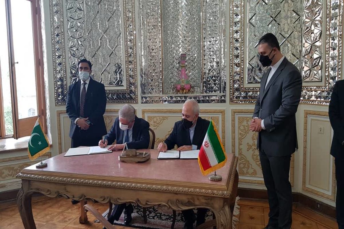 یادداشت تفاهم همکاری میان ایران و پاکستان برای ایجاد بازارچه‌های مرزی امضا شد