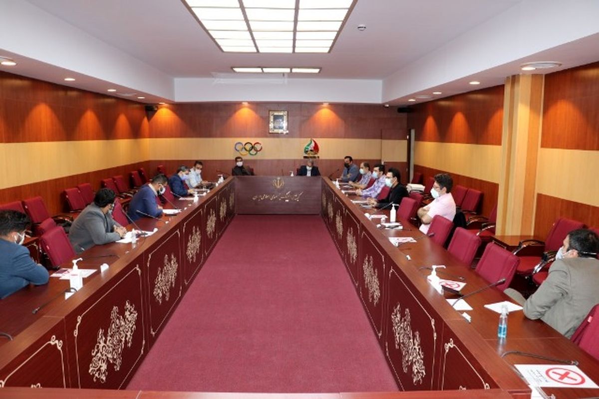 نخستین نشست صالحی امیری با کمیسیون روابط عمومی فدراسیون‌ها برگزار شد