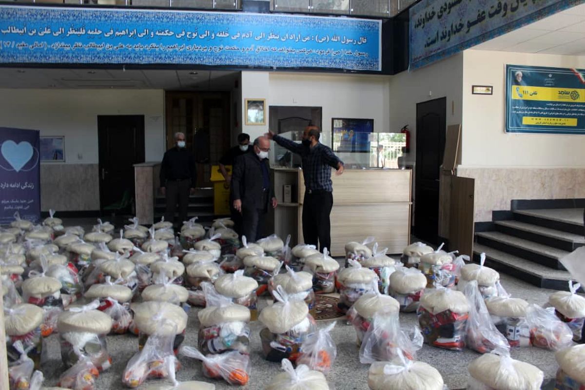 مدیران کاروانهای حج و زیارت در قزوین  ۱۲۰ بسته معیشتی برای کمک به نیازمندان اهدا کردند