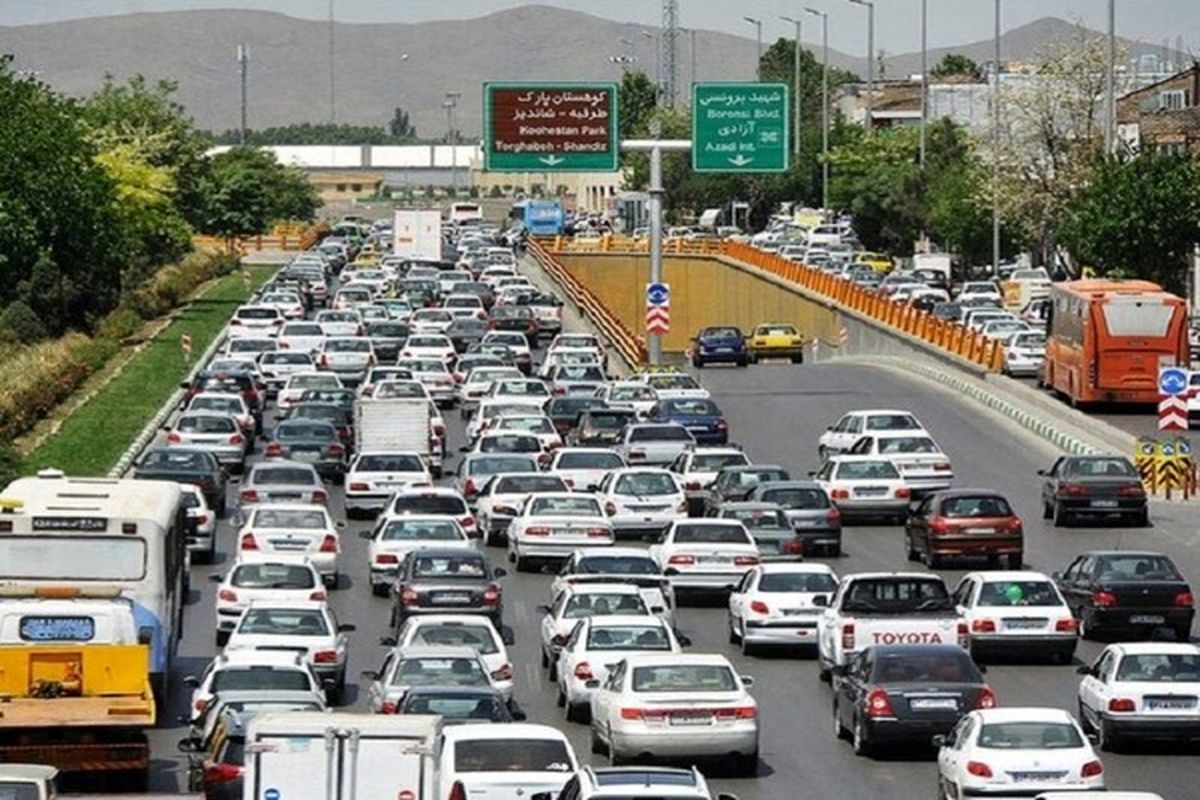 ترافیک در آزادراه کرج – تهران سنگین است/بارش باران در برخی شهرها