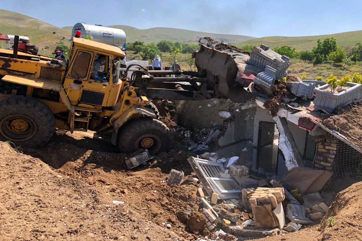 ۱۳ مورد ساخت و ساز غیر مجاز در اراضی کشاورزی قزوین تخریب شد ‌