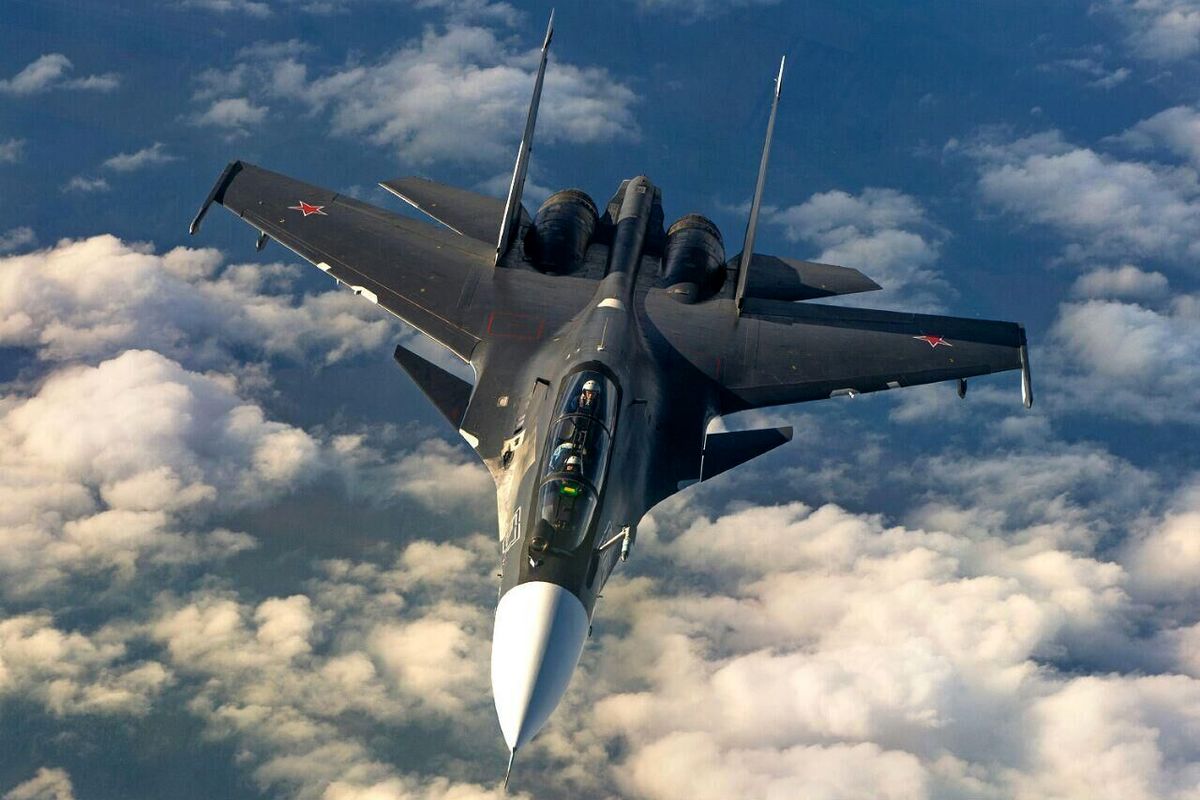 ایجاد مزاحمت جنگنده های آمریکایی برای هواپیمای روسی