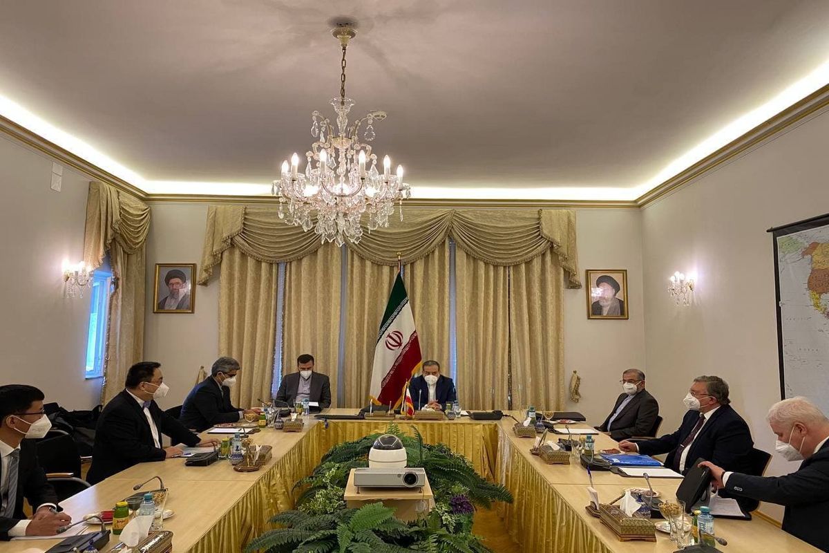 برگزاری نشست سه جانبه هماهنگی میان روسای هیات‌های ایران، روسیه و چین