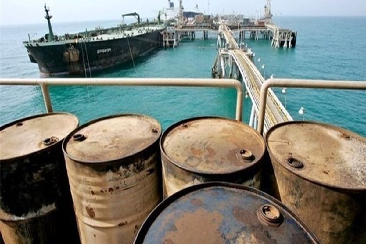 لو رفتن بیش از ۶۸ هزار لیتر سوخت قاچاق در آبهای بوشهر