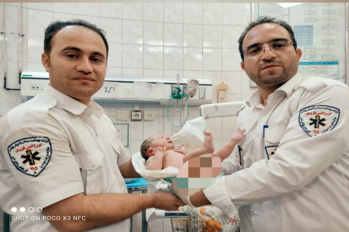 یک نوزاد قزوینی در آمبولانس فوریت‌های پزشکی متولد شد