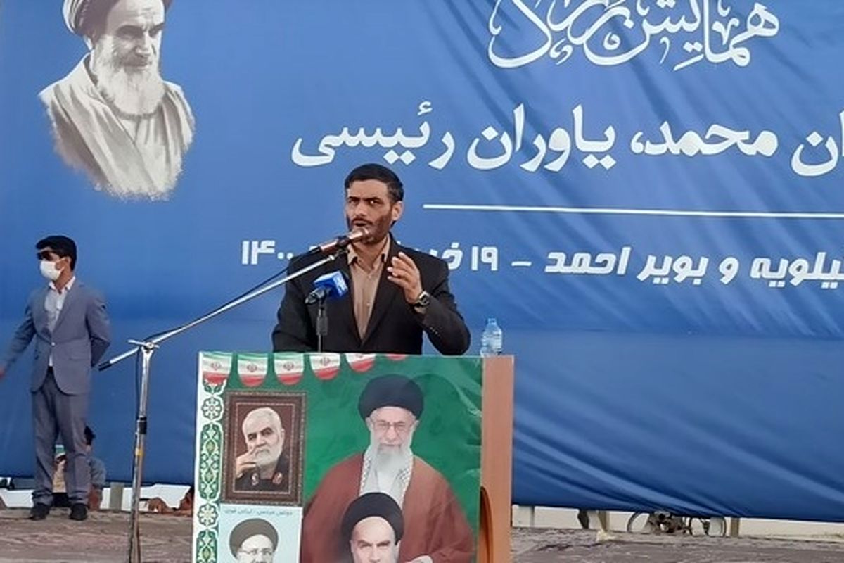 طرفدار هیچ حزب و گروهی نیستم/دو قطبی سازی بزرگترین مشکل کشور است/با نشستن در اتاق‌های بسته ظرفیت‌ها به فعلیت نمی‌رسد