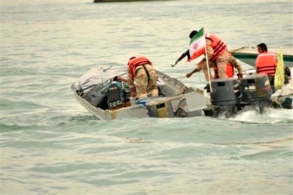توقیف شناور حامل کالای قاچاق در بوشهر