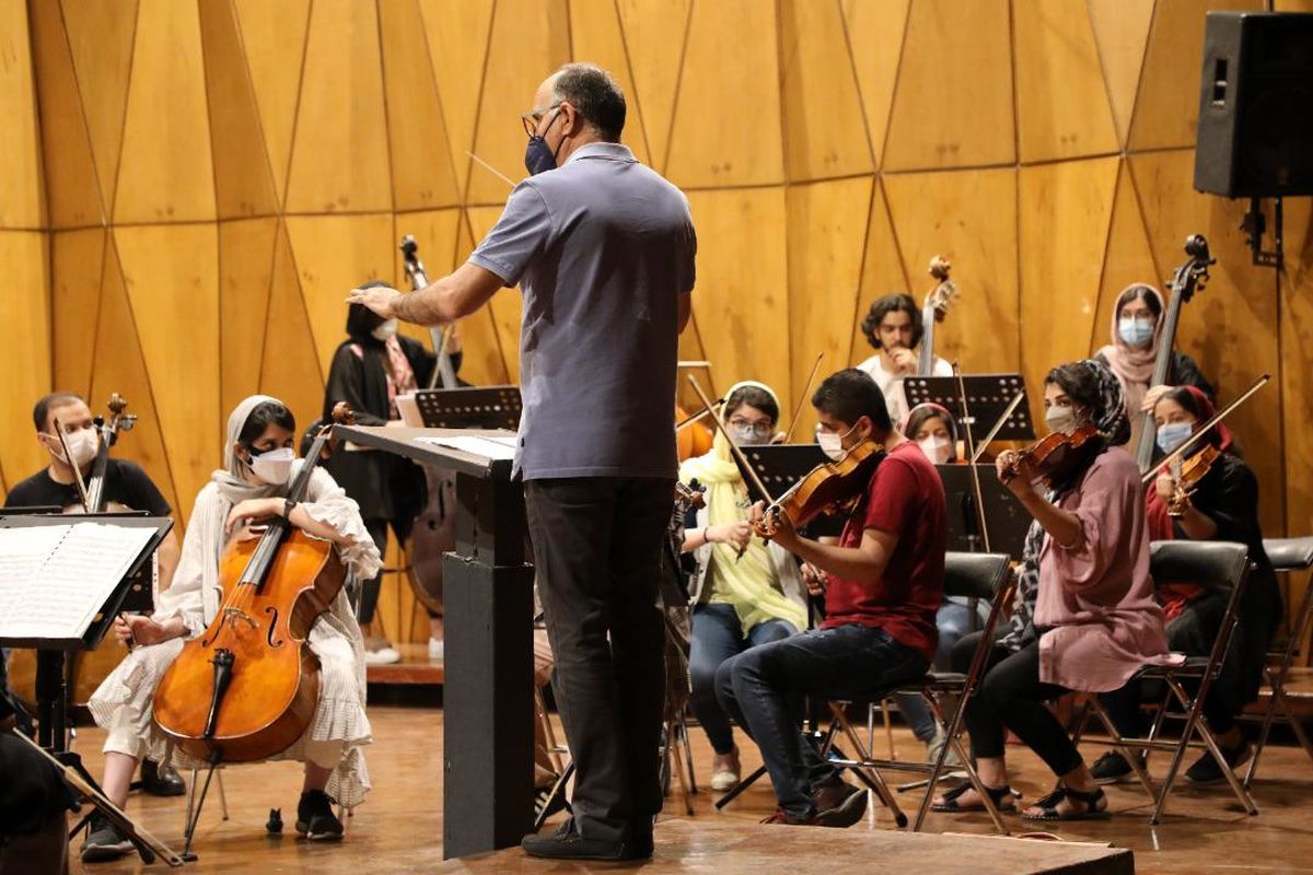 هفته نخست مسترکلاس‌های رهبری ارکستر بنیاد رودکی برگزار شد
