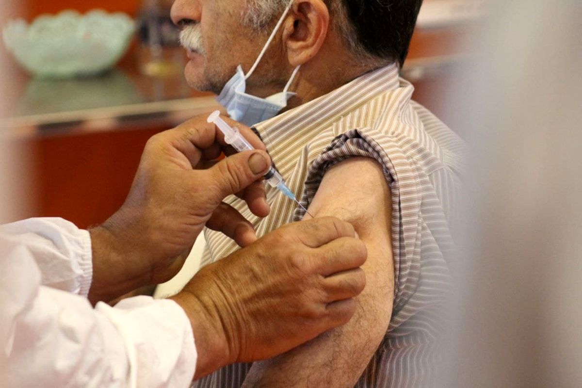 پوشش ۹۲ و نیم درصدی واکسن کرونای افراد بالای ۷۰ سال در ارومیه