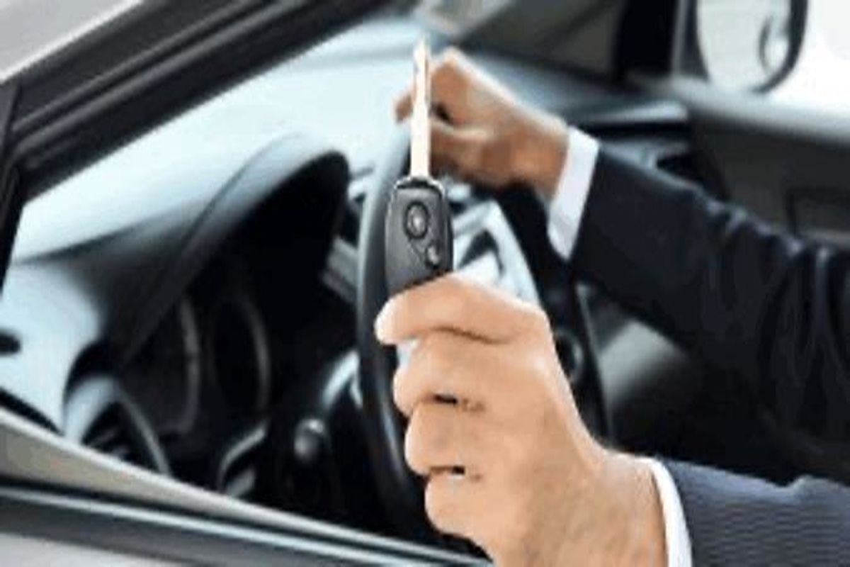 برای تشویق مردم به زدن واکسن کرونا ؛ شهردار ماشین جایزه 
می دهد!