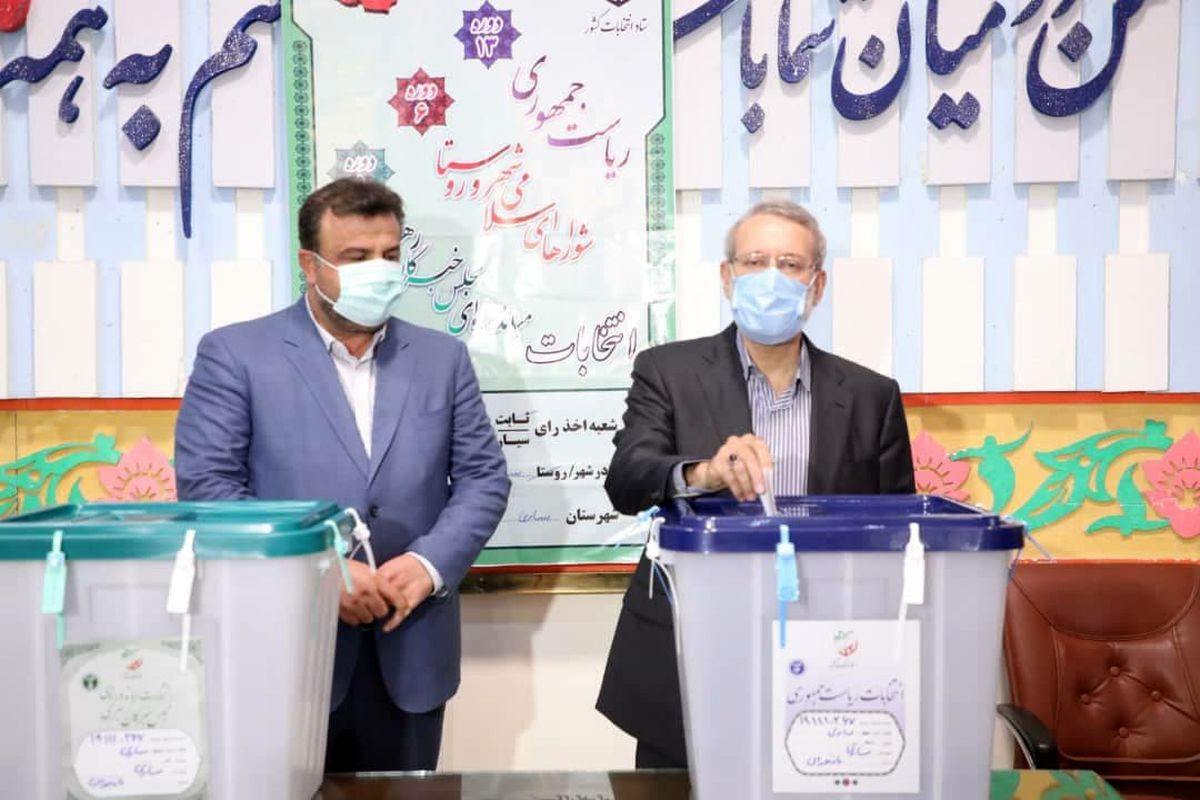  علی لاریجانی در ساری رای داد