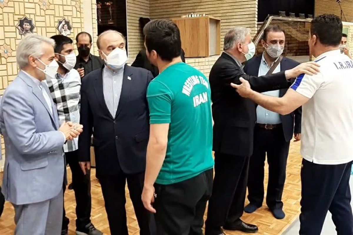 دیدار با کادر فنی و ملی پوشان فرنگی کار/ نشست با رئیس فدراسیون کشتی