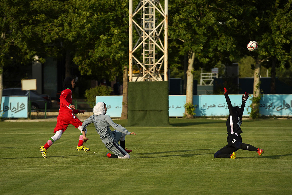 آمادگی بانوی فوتبالیست تاکستانی در تورنمنت بین المللی بلاروس