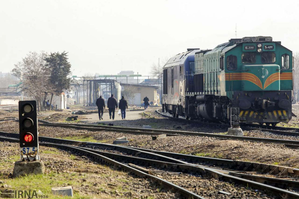 قطار جایگزین برای جابه‌جایی مسافران قطار یزد-تهران اعزام شد